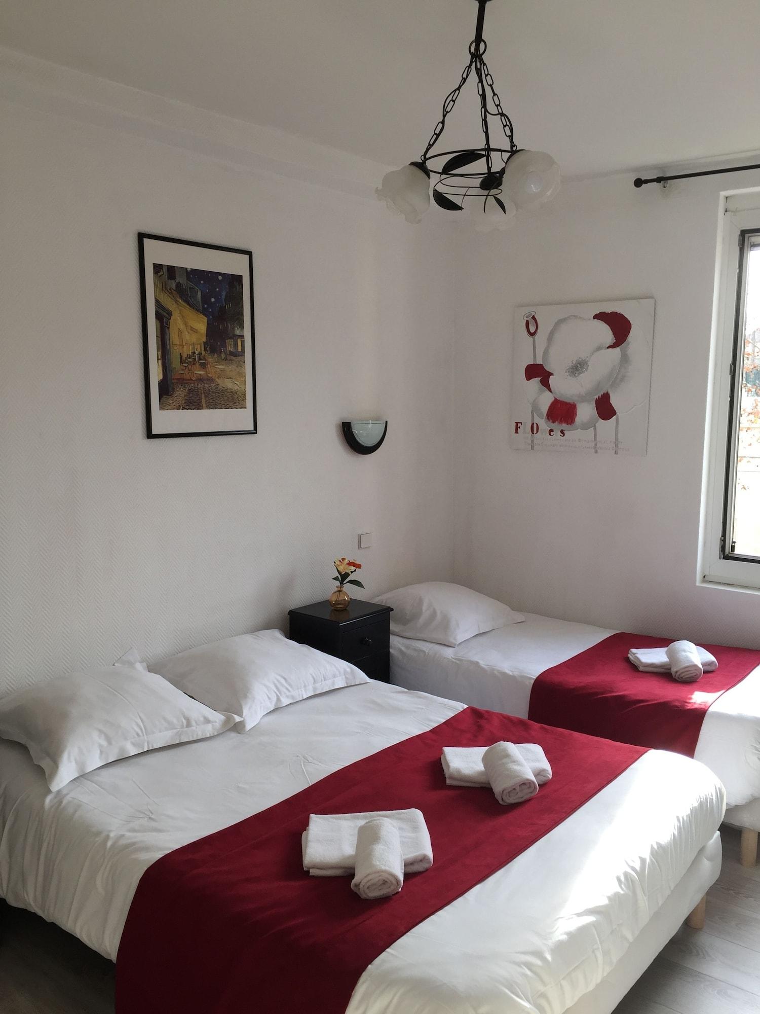 Hostellerie De La Source Arles Bagian luar foto
