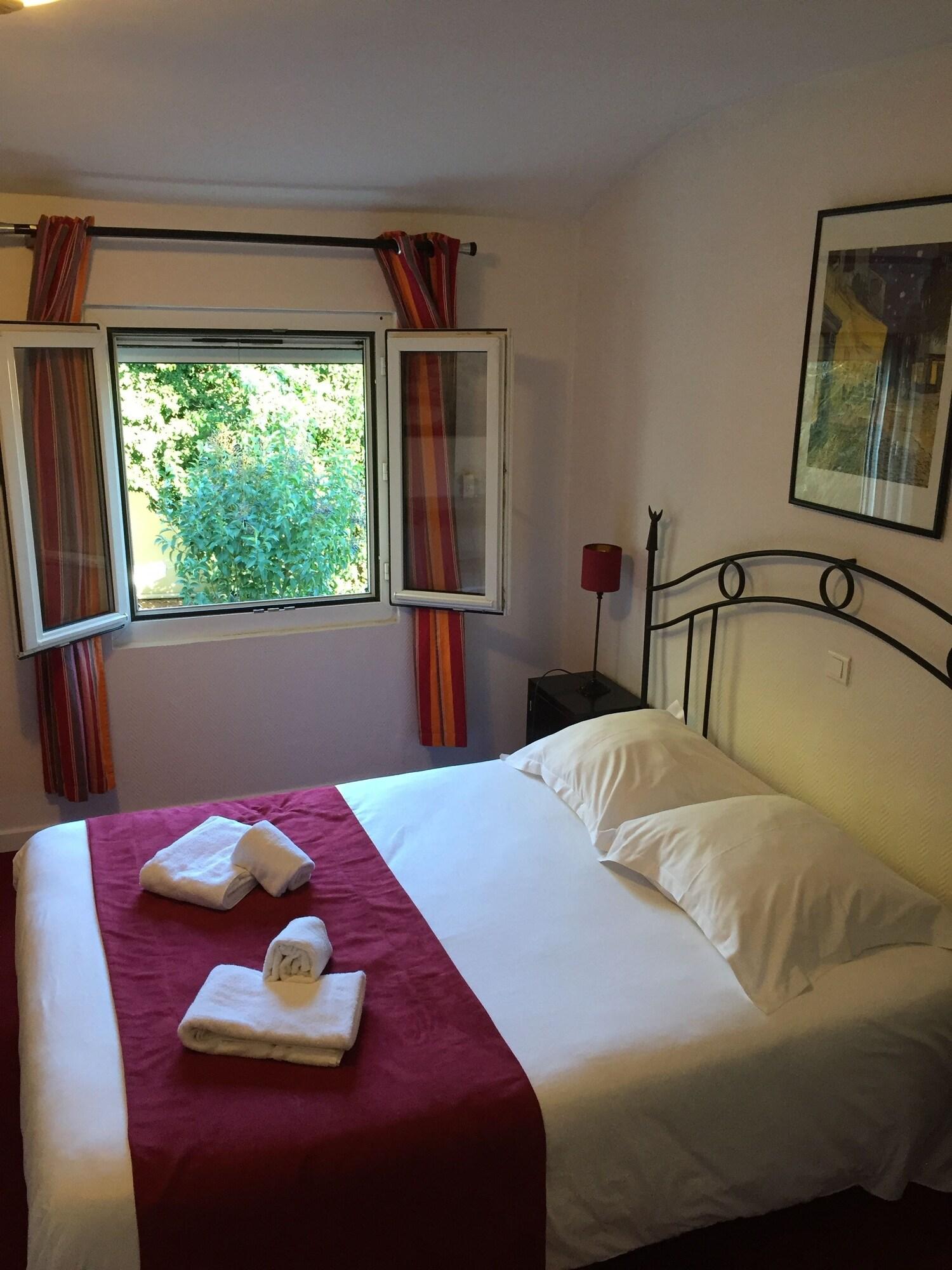 Hostellerie De La Source Arles Bagian luar foto