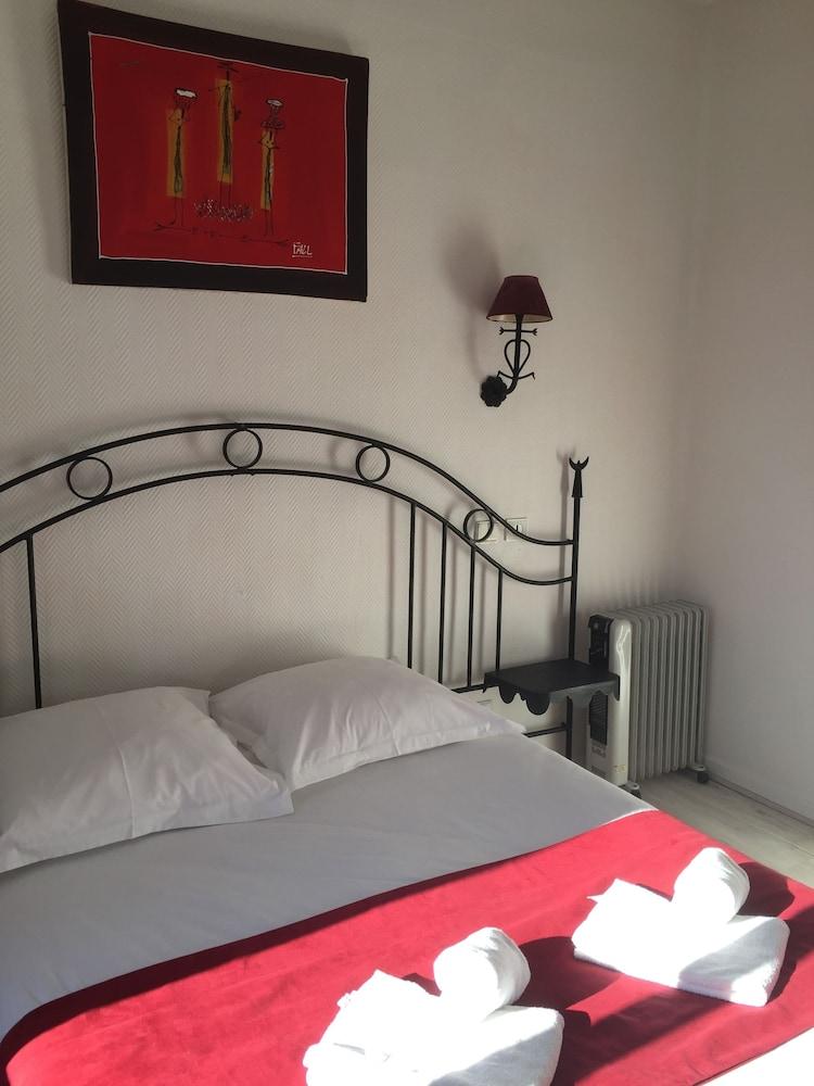 Hostellerie De La Source Arles Bagian luar foto