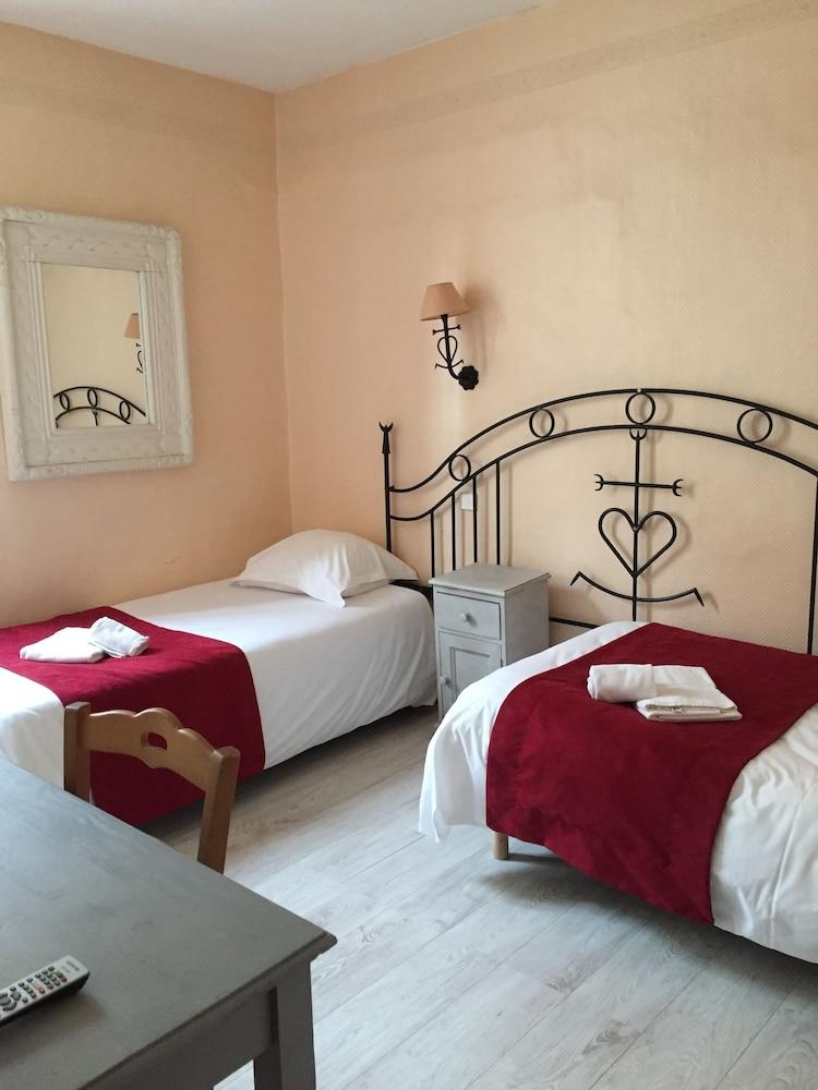 Hostellerie De La Source Arles Bagian luar foto