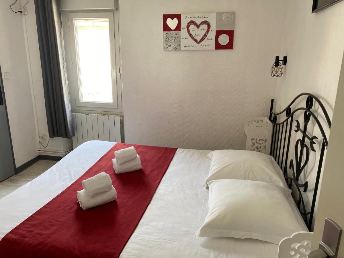 Hostellerie De La Source Arles Bagian luar foto
