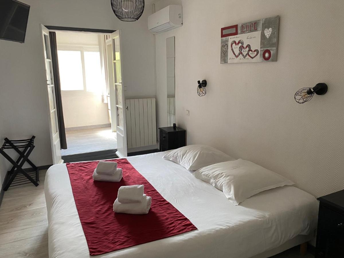 Hostellerie De La Source Arles Bagian luar foto