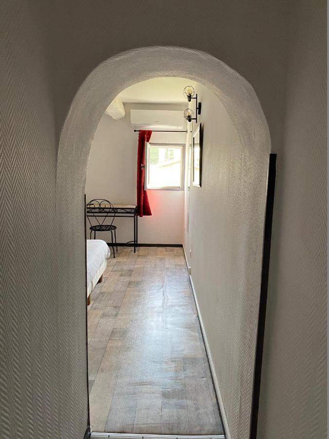 Hostellerie De La Source Arles Bagian luar foto